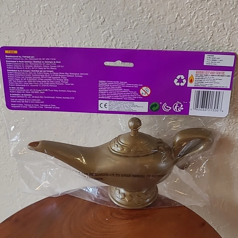 Goldtone Genie Lamp NWT